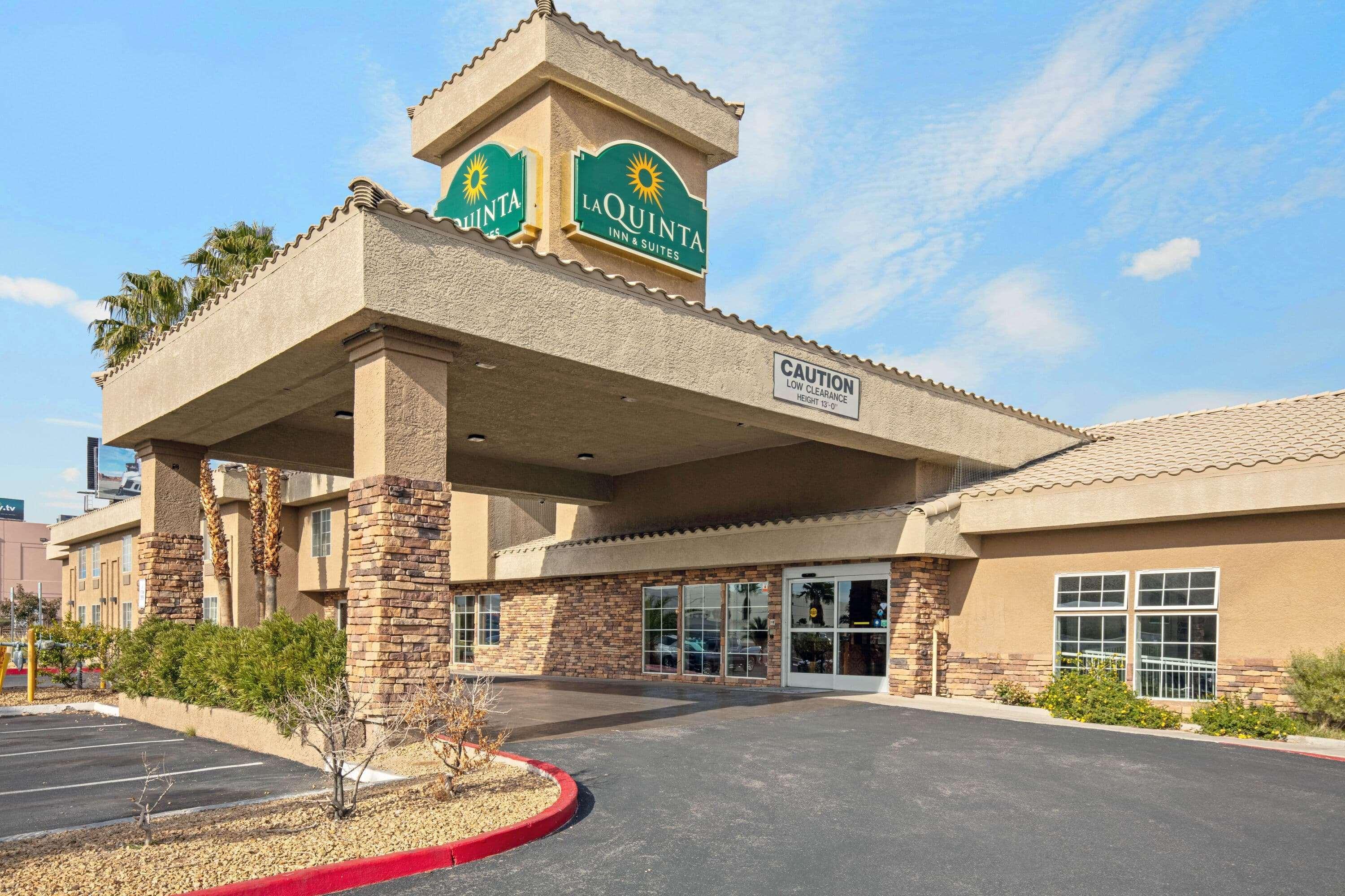 La Quinta Inn & Suites By Wyndham Lv Tropicana Stadium Las Vegas Exterior foto